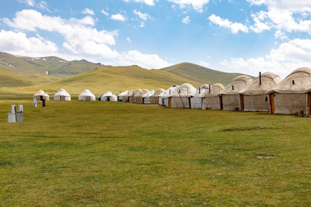 The Perfect 10-Day Kyrgyzstan Itinerary (2026)