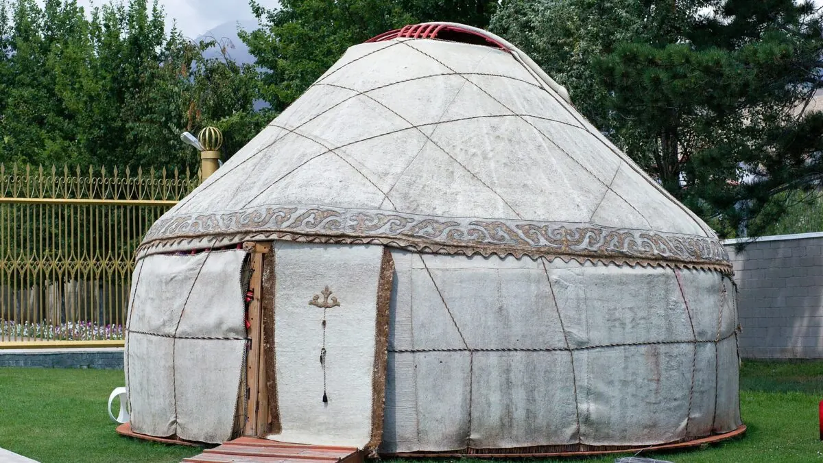 Birdwatching in Kyrgyzstan: Issyk-Kul, Chatyr-Kul & Raptors