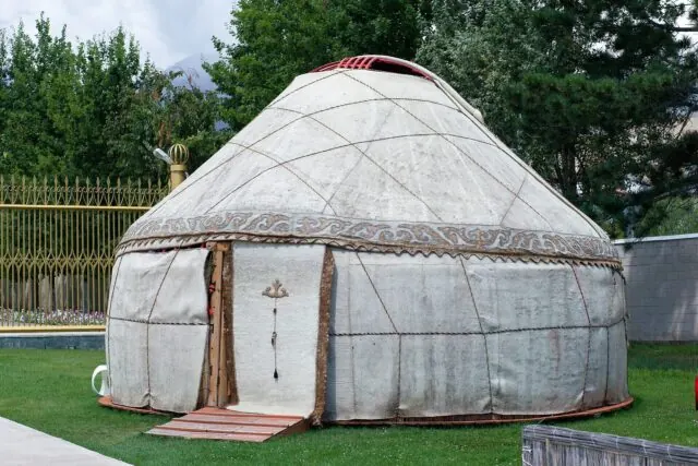 Birdwatching in Kyrgyzstan: Issyk-Kul, Chatyr-Kul & Raptors
