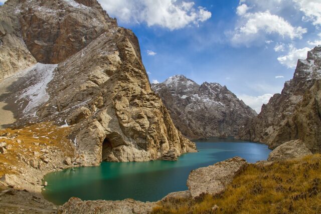 Kel-Suu Lake: How to Reach Kyrgyzstan’s Most Remote Lake