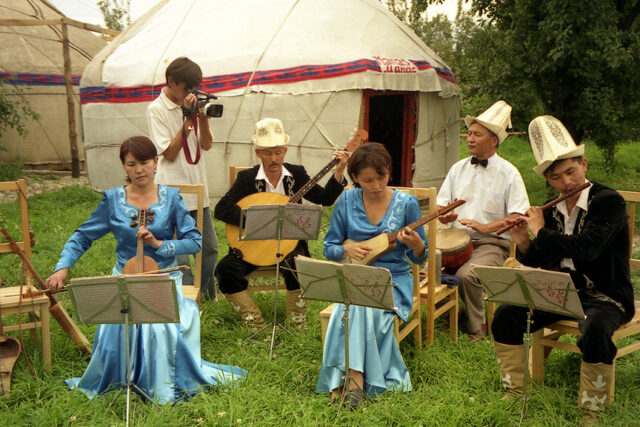 Komuz: Kyrgyzstan’s Three-Stringed National Instrument