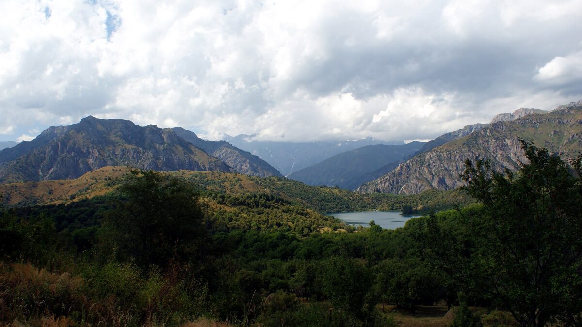sary chelek lake guide