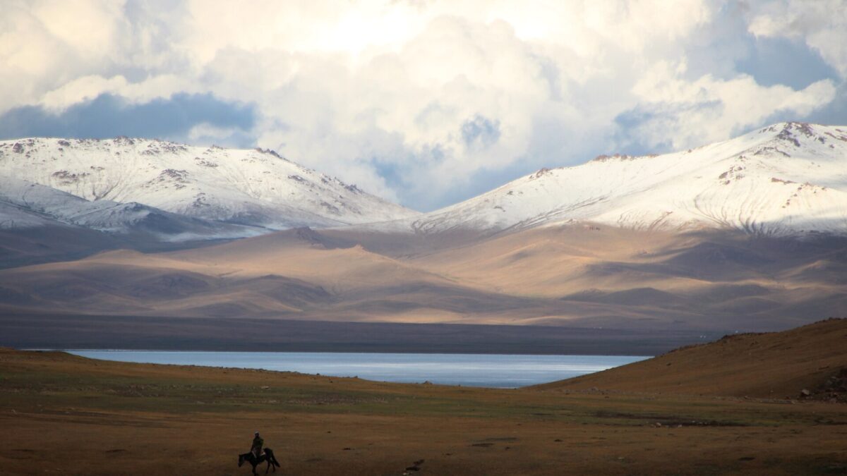 song kul lake guide