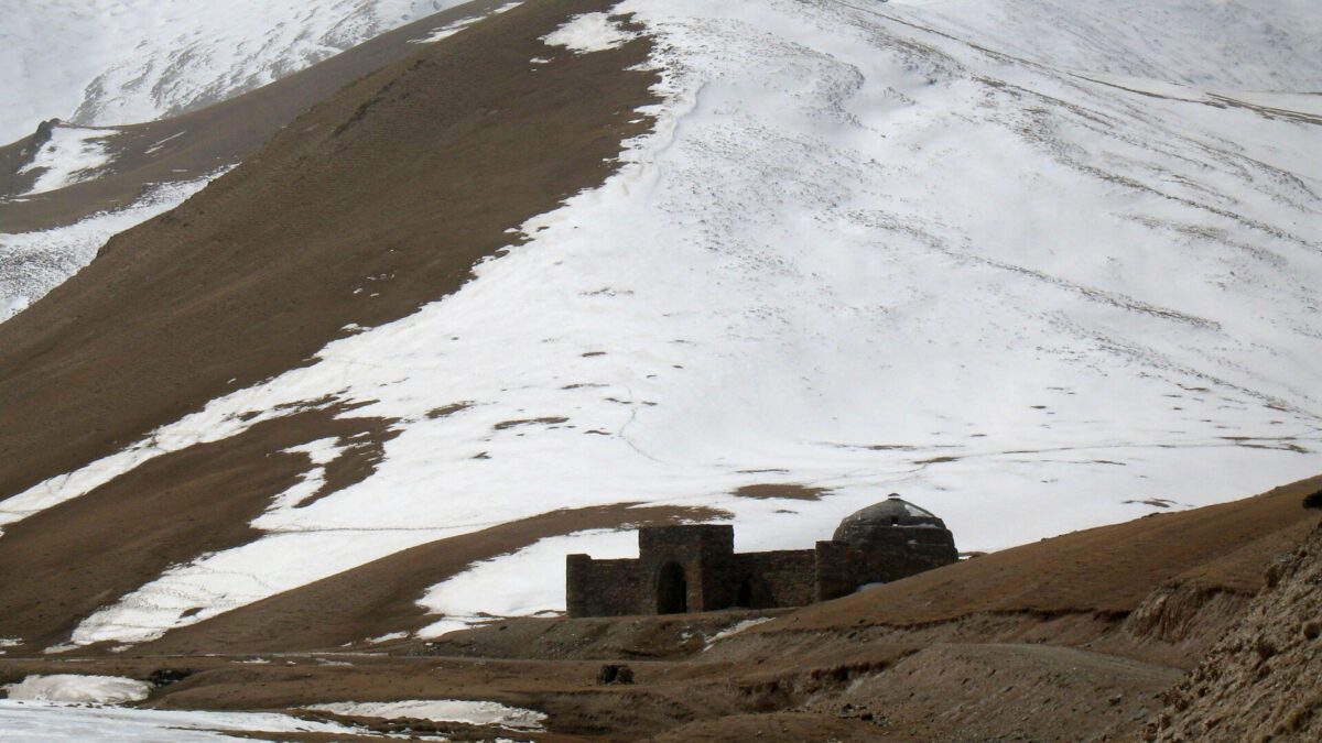 tash rabat caravanserai guide